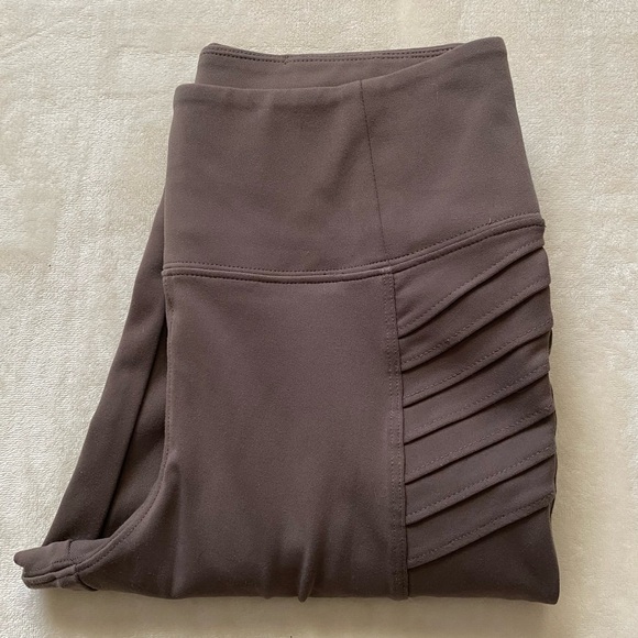 SOLD Athleta Leggings - Picture 8 of 8